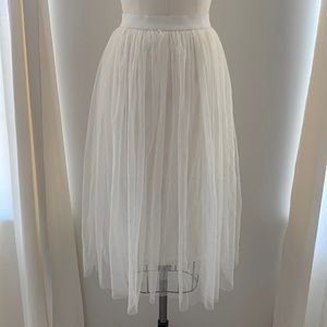 NWT Cream Elastic Waist Tulle Skirt- Size XS